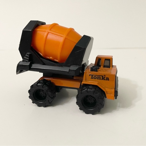 Vintage 1992 Mini Tonka Cement Truck Construction Vehicle Cement Mixer - Picture 4 of 15